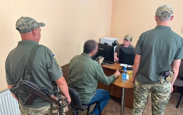 $3000 за виїзд з України: чоловік намагався підкупити прикордонницю $3000 за виїзд з України: чоловік намагався підкупити прикордонницю