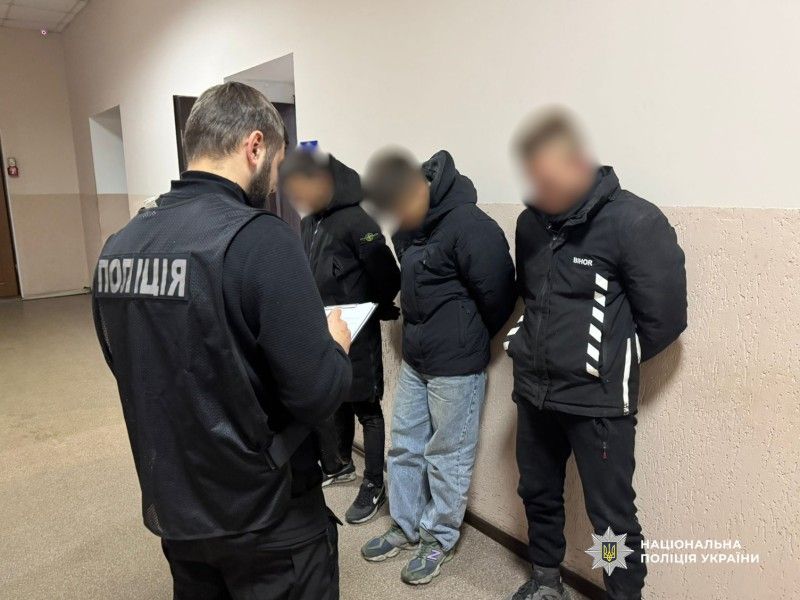 Вимагання неіснуючих боргів обернулось кримінальною відповідальністю: за доказами поліцейських в Одесі засуджено учасників організованої злочинної групи, серед яких неповнолітній Вимагання неіснуючих боргів обернулось кримінальною відповідальністю: за доказами поліцейських в Одесі засуджено учасників організованої злочинної групи, серед яких неповнолітній