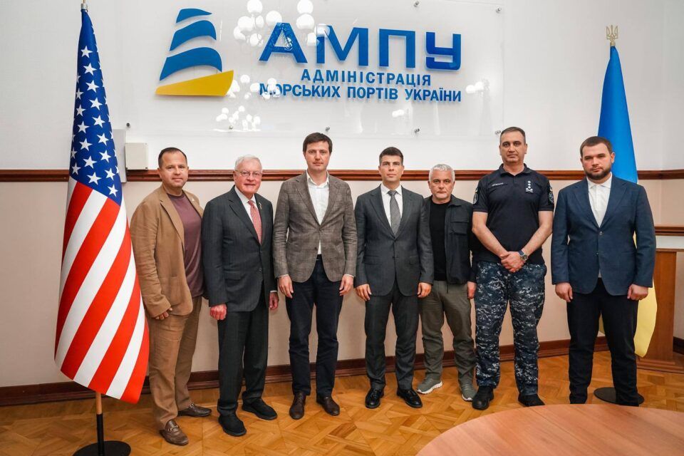 Кіт Келлог на чолі американської делегації відвідав Одещину Кіт Келлог на чолі американської делегації відвідав Одещину