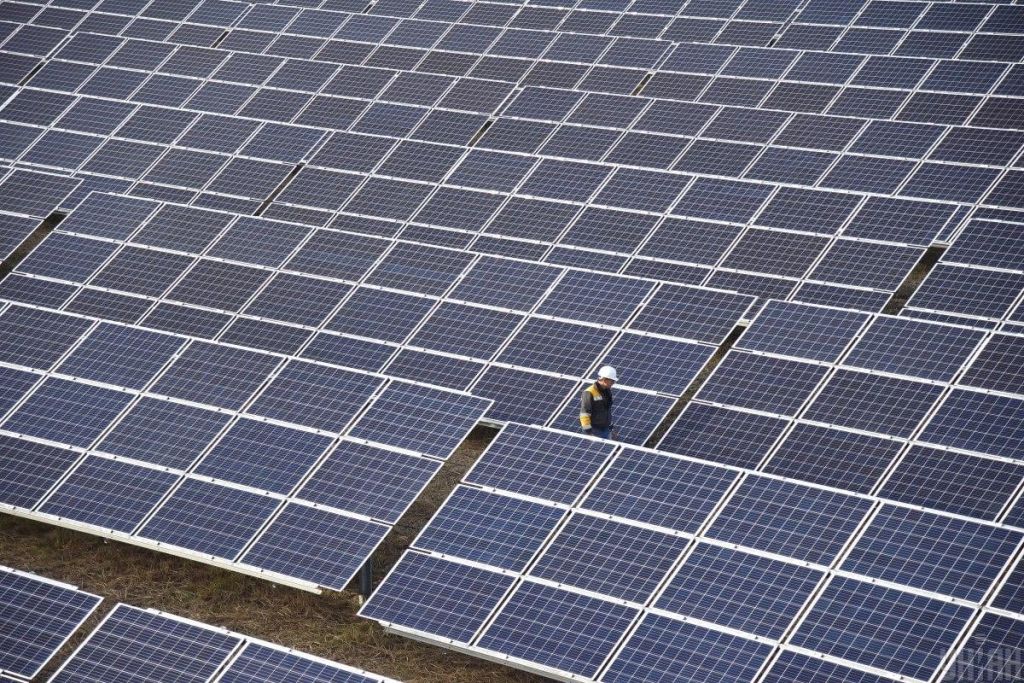 Єгипетські фермери почали вирощувати врожай під сонячними панелями: навіщо вони це роблять Єгипетські фермери почали вирощувати врожай під сонячними панелями: навіщо вони це роблять