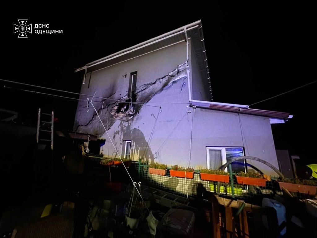 В Одеській області ліквідували пожежі після чергової атаки рф(фото) В Одеській області ліквідували пожежі після чергової атаки рф(фото)