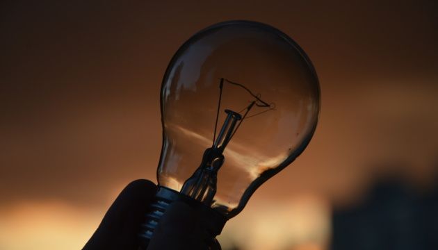 У Польщі та країнах Балтії через негоду сотні тисяч споживачів залишилися без електрики У Польщі та країнах Балтії через негоду сотні тисяч споживачів залишилися без електрики