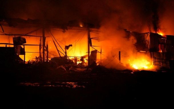Армія РФ вдарила вночі по Запоріжжю та Харкову: спалахнули пожежі, є загиблі (фото) Армія РФ вдарила вночі по Запоріжжю та Харкову: спалахнули пожежі, є загиблі (фото)