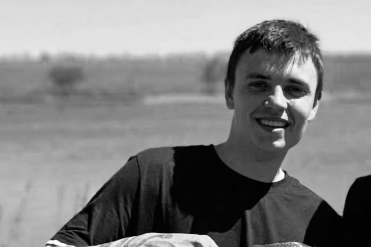Болградець, який смертельно вдарив 21-річного Іллю Палика, прийшов до поліції зі щиросердним зізнанням Болградець, який смертельно вдарив 21-річного Іллю Палика, прийшов до поліції зі щиросердним зізнанням