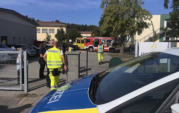 У Німеччині стався напад у школі: двоє загиблих, підозрюваного затримали У Німеччині стався напад у школі: двоє загиблих, підозрюваного затримали