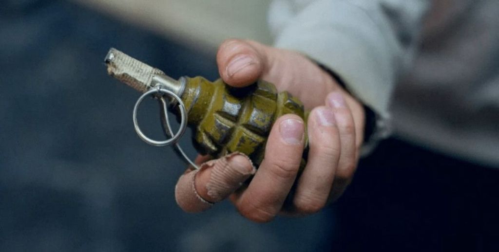 Розлютився на укус собаки: на Болградщині п’яний військовий кинув у двір односелиці бойову гранату Розлютився на укус собаки: на Болградщині п’яний військовий кинув у двір односелиці бойову гранату