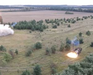 Сили оборони атакували РЛС та командно-штабну машину ЗРК С-400 "Тріумф" у Брянській області Сили оборони атакували РЛС та командно-штабну машину ЗРК С-400 "Тріумф" у Брянській області