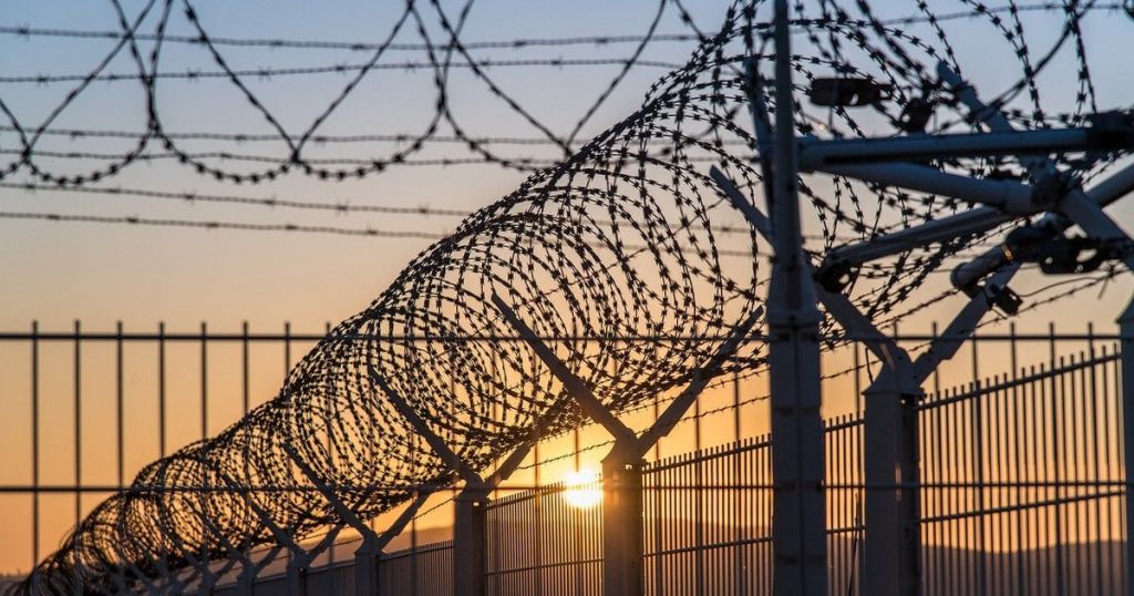 Чоловік відсидів 13 років за чуже вбивство і розповів про найжахливіші речі, які бачив за ґратами(фото) Чоловік відсидів 13 років за чуже вбивство і розповів про найжахливіші речі, які бачив за ґратами(фото)