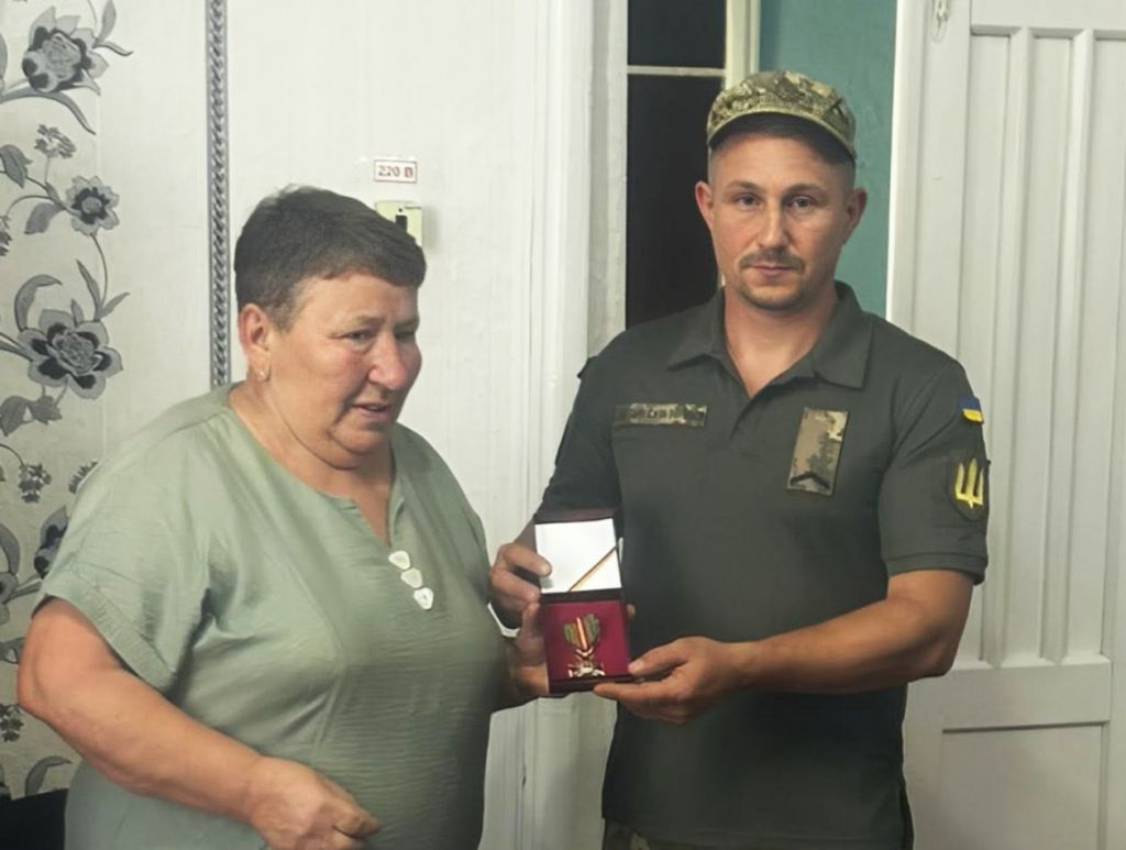 Полеглого захисника з Лиманської громади нагороджено відзнакою «Хрест Сухопутних військ» Полеглого захисника з Лиманської громади нагороджено відзнакою «Хрест Сухопутних військ»