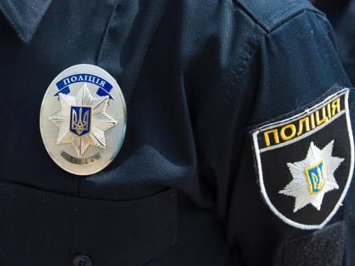 Житель Одещини ножем пошкодив службову автівку місцевого шерифа Житель Одещини ножем пошкодив службову автівку місцевого шерифа