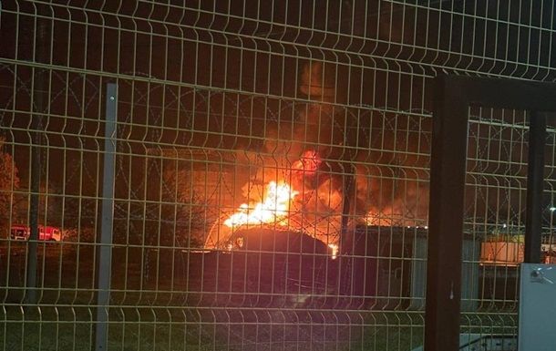 Маріуполь і Перм атакували дрони, у Сочі знову загорілася нафтобаза – перші деталі Маріуполь і Перм атакували дрони, у Сочі знову загорілася нафтобаза – перші деталі
