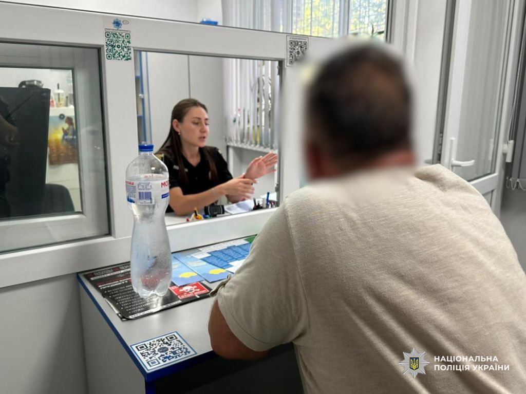 Поліцейські відправили на лаву підсудних жителя Ізмаїла, який влаштував стрілянину та пошкодив комунальний спецтранспорт Поліцейські відправили на лаву підсудних жителя Ізмаїла, який влаштував стрілянину та пошкодив комунальний спецтранспорт
