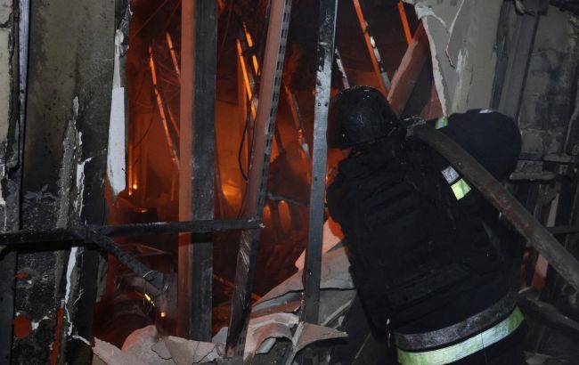 "Шахеди" спалили ТРЦ City Mall у Запоріжжі разом із товаром, минулого тижня він закрився "Шахеди" спалили ТРЦ City Mall у Запоріжжі разом із товаром, минулого тижня він закрився