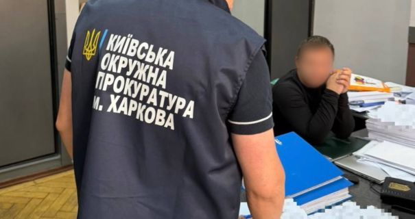 У Харкові таксист вивіз військового з частини за "гонорар зеленими" У Харкові таксист вивіз військового з частини за "гонорар зеленими"