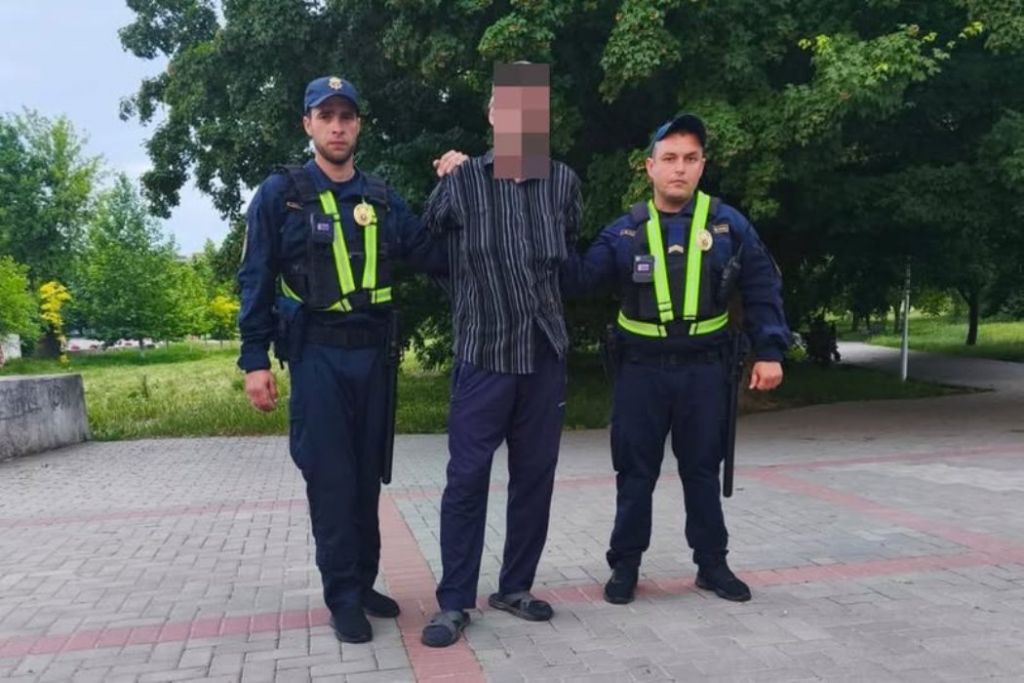 В Ізмаїлі до 6 років тюрми засудили чоловіка за розбещення дівчинки на дитячому майданчику В Ізмаїлі до 6 років тюрми засудили чоловіка за розбещення дівчинки на дитячому майданчику