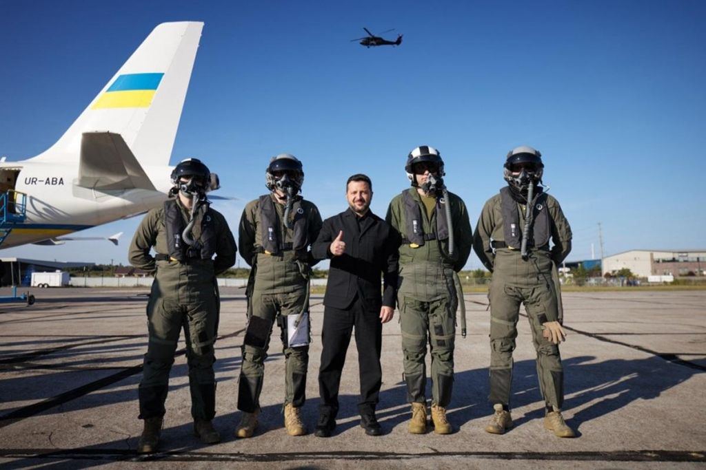 У Канаді понад 20 українських пілотів готуються до переходу на винищувачі F-16 та Gripen У Канаді понад 20 українських пілотів готуються до переходу на винищувачі F-16 та Gripen