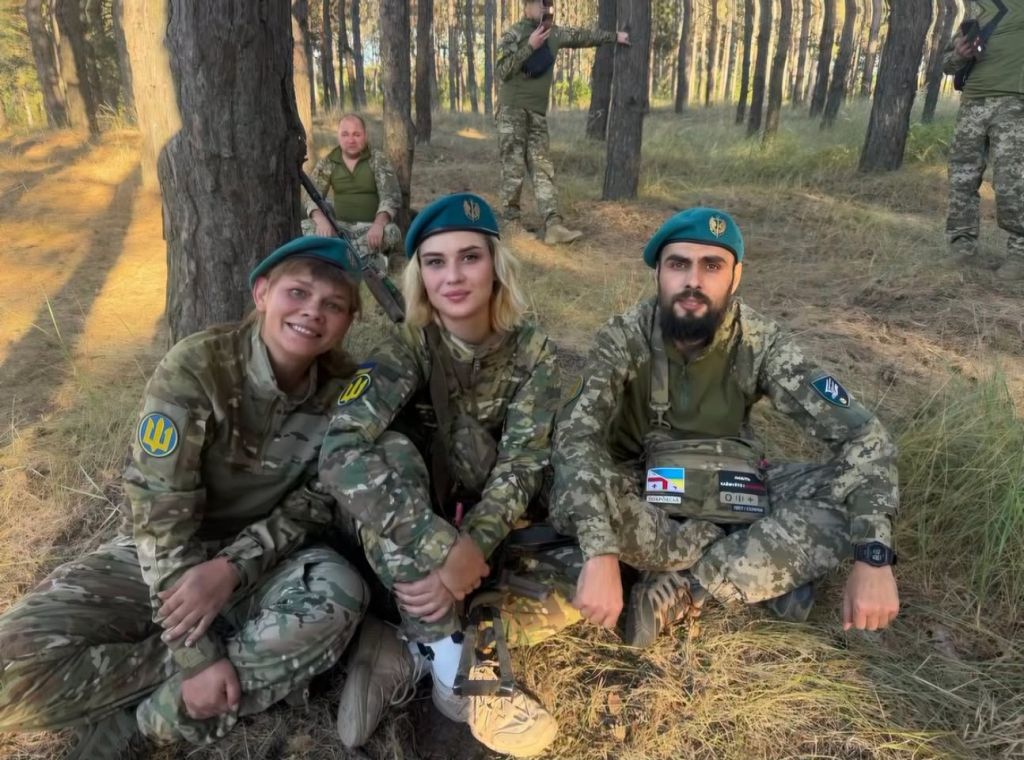Військовослужбовиця з Болграда Христина Нанковська отримала блакитний берет морського піхотинця(фото) Військовослужбовиця з Болграда Христина Нанковська отримала блакитний берет морського піхотинця(фото)
