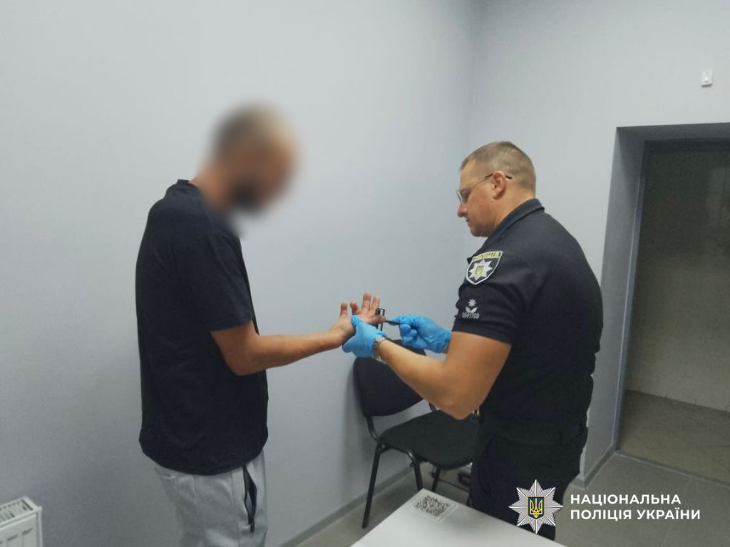 Облив бензином та підпалив: суд виніс обвинувальний вирок 36-річному жителю Одеського району, який ледь не позбавив життя знайому Облив бензином та підпалив: суд виніс обвинувальний вирок 36-річному жителю Одеського району, який ледь не позбавив життя знайому