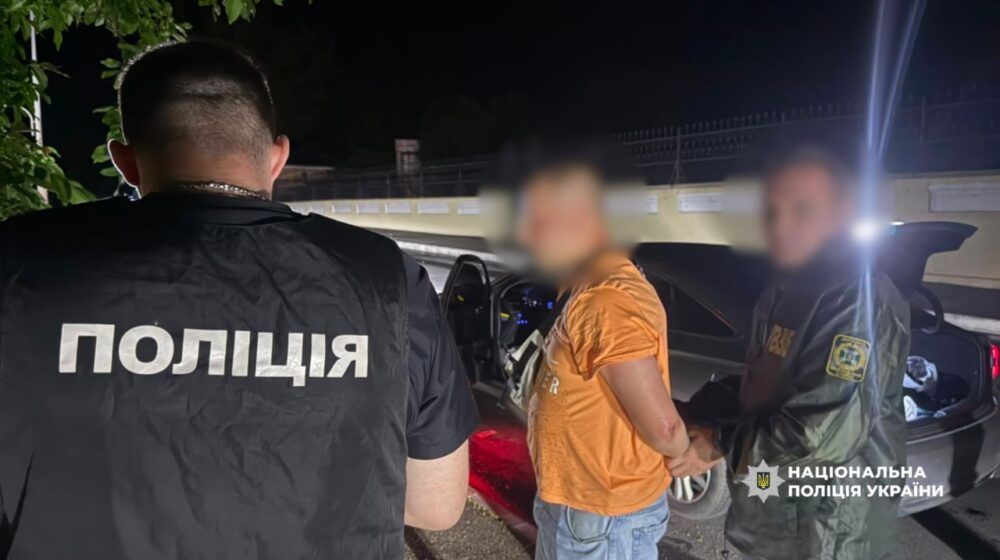 Суд залишив під вартою прикордонника з Ізмаїла, який переправляв чоловіків за кордон під виглядом моряків Суд залишив під вартою прикордонника з Ізмаїла, який переправляв чоловіків за кордон під виглядом моряків