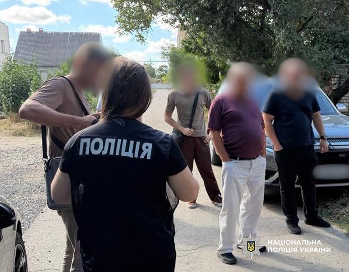 За гонорари обіцяв формальне навчання в автошколі та успішне «складання» іспитів: поліцейські викрили 69-річного жителя Одеського району у зловживанні впливом За гонорари обіцяв формальне навчання в автошколі та успішне «складання» іспитів: поліцейські викрили 69-річного жителя Одеського району у зловживанні впливом