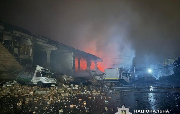 Атака РФ: у Києві загинула жінка, яка йшла в укриття, і чоловік у переході Атака РФ: у Києві загинула жінка, яка йшла в укриття, і чоловік у переході
