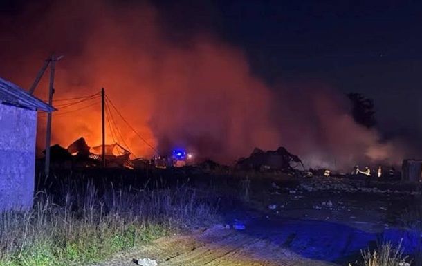 Вибух на Салют-Юг у РФ: 14 загиблих, введено режим НС Вибух на Салют-Юг у РФ: 14 загиблих, введено режим НС