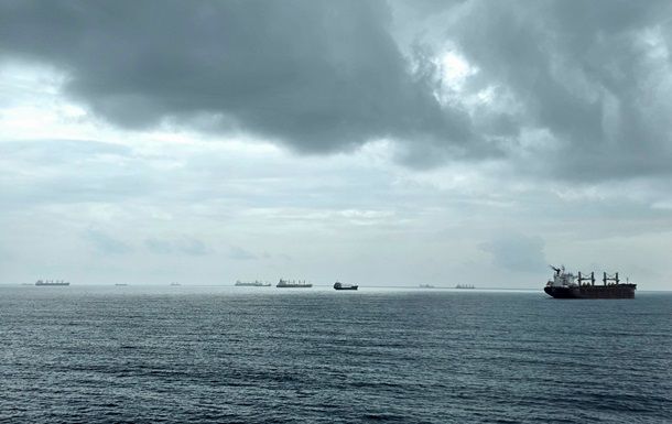 Танкери повертаються до Ормузької протоки Танкери повертаються до Ормузької протоки