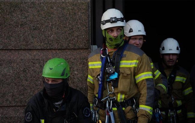Росіяни вночі повторно атакували Південний міст у Києві Росіяни вночі повторно атакували Південний міст у Києві