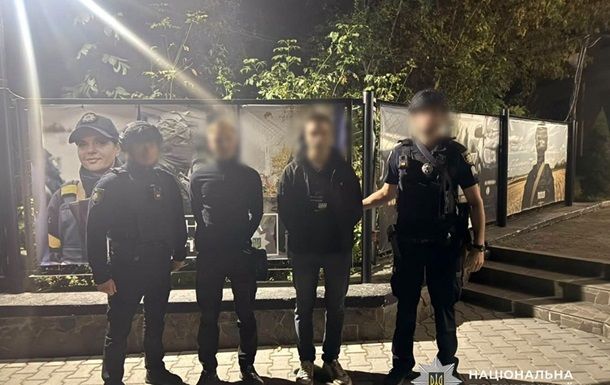 Двоє чоловіків влаштували стрілянину в Ужгороді і намагалися втекти Двоє чоловіків влаштували стрілянину в Ужгороді і намагалися втекти