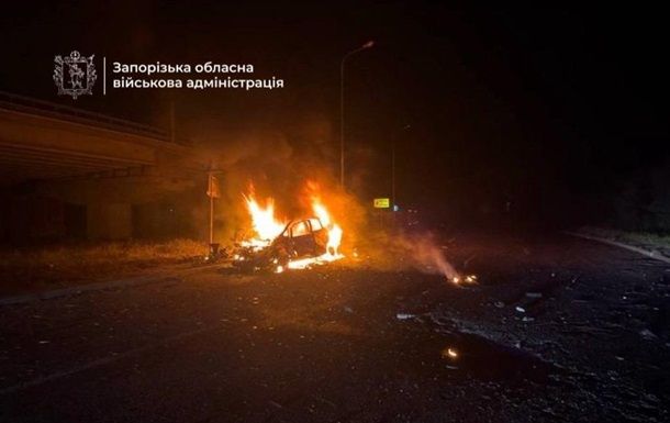 Росіяни вдарили по мосту в Запоріжжі: є поранені Росіяни вдарили по мосту в Запоріжжі: є поранені
