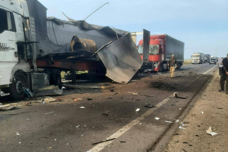 Ворог атакував автомобілі, які їхали по трасі на Одещині Ворог атакував автомобілі, які їхали по трасі на Одещині