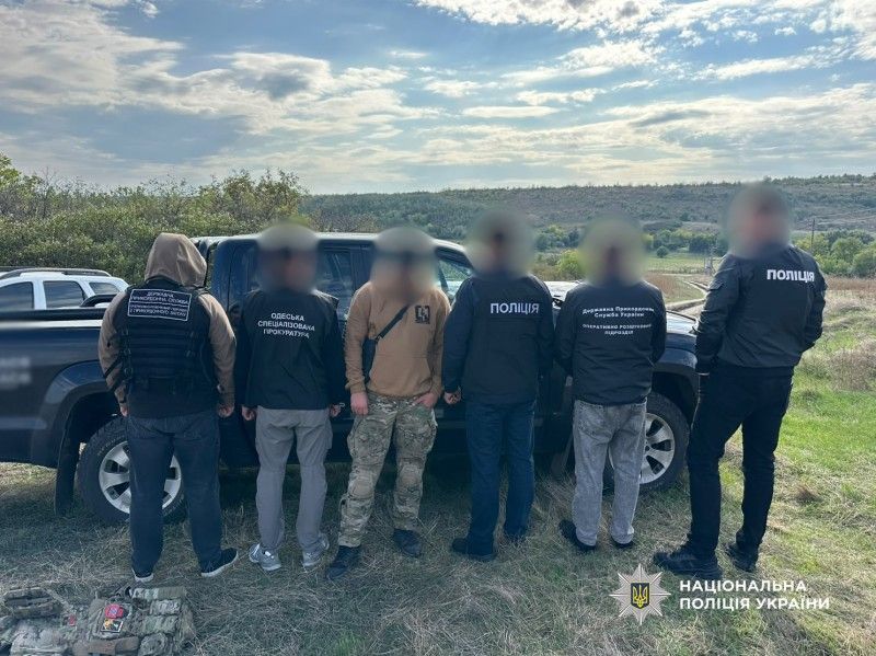 6000 доларів за поїздку у багажнику позашляховика: одеські поліцейські заблокували черговий канал незаконного трансферу через державний кордон України 6000 доларів за поїздку у багажнику позашляховика: одеські поліцейські заблокували черговий канал незаконного трансферу через державний кордон України
