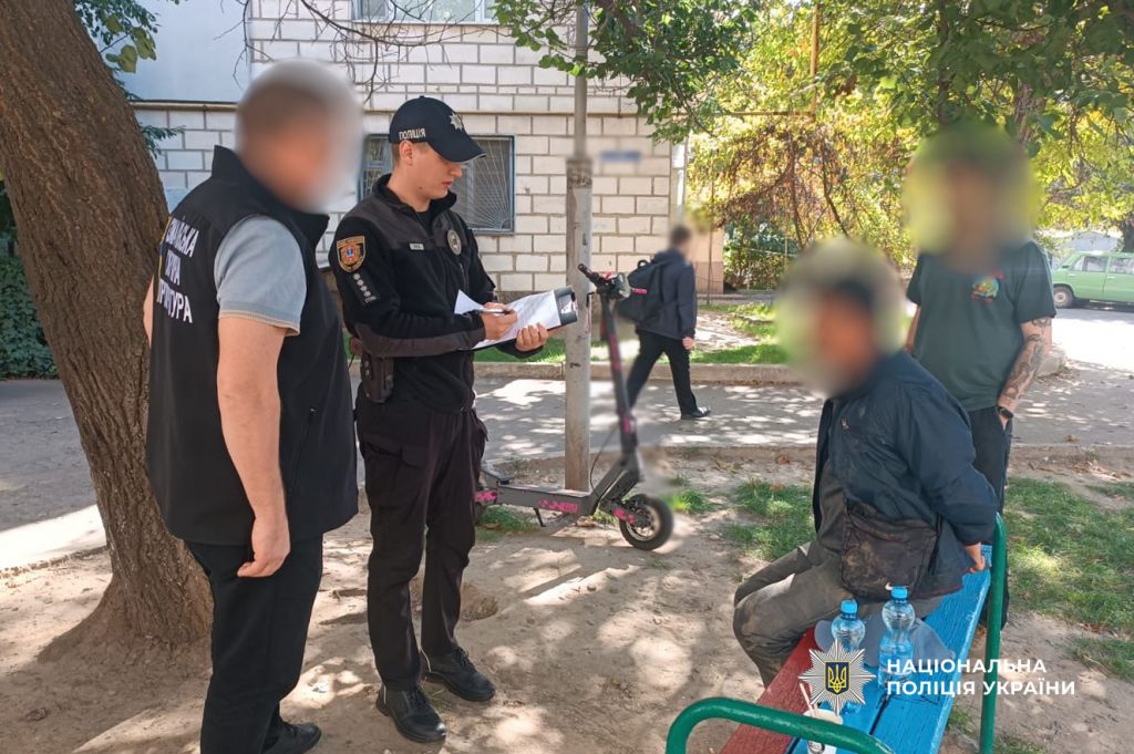 На Ізмаїльщині поліцейські викрили двох чоловіків, які організували незаконний виїзд з України до Молдови На Ізмаїльщині поліцейські викрили двох чоловіків, які організували незаконний виїзд з України до Молдови