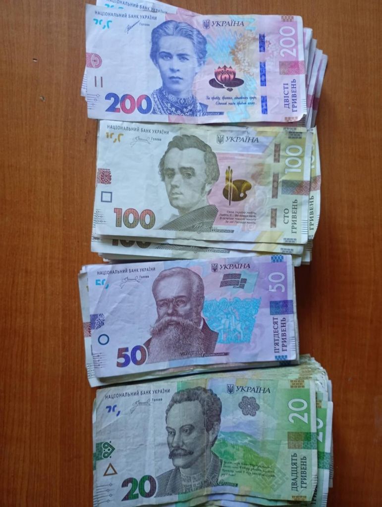Гімназія №11 в Ізмаїлі зібрала 17 тисяч гривень для українських військових Гімназія №11 в Ізмаїлі зібрала 17 тисяч гривень для українських військових