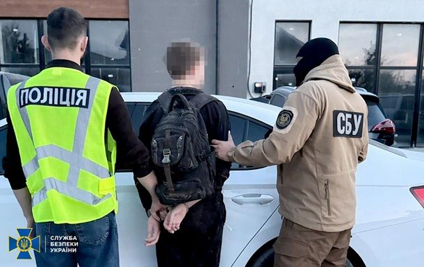 Росіяни використали "в темну": у Тернополі затримали студента за підпали Росіяни використали "в темну": у Тернополі затримали студента за підпали