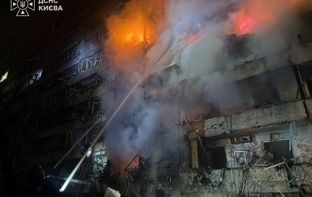 Балістична атака на Київ: ракета влучила в будинок, троє людей загинули - всі наслідки 14 жовтня Балістична атака на Київ: ракета влучила в будинок, троє людей загинули - всі наслідки 14 жовтня