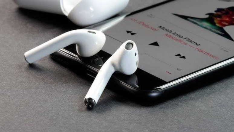 Просторове аудіо в AirPods: як працює технологія та кому вона буде корисною Просторове аудіо в AirPods: як працює технологія та кому вона буде корисною