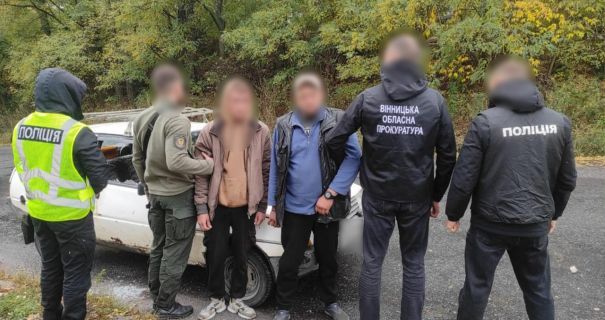 За виїзд за кордон брали до $10 тисяч: поліція викрила схеми(фото) За виїзд за кордон брали до $10 тисяч: поліція викрила схеми(фото)