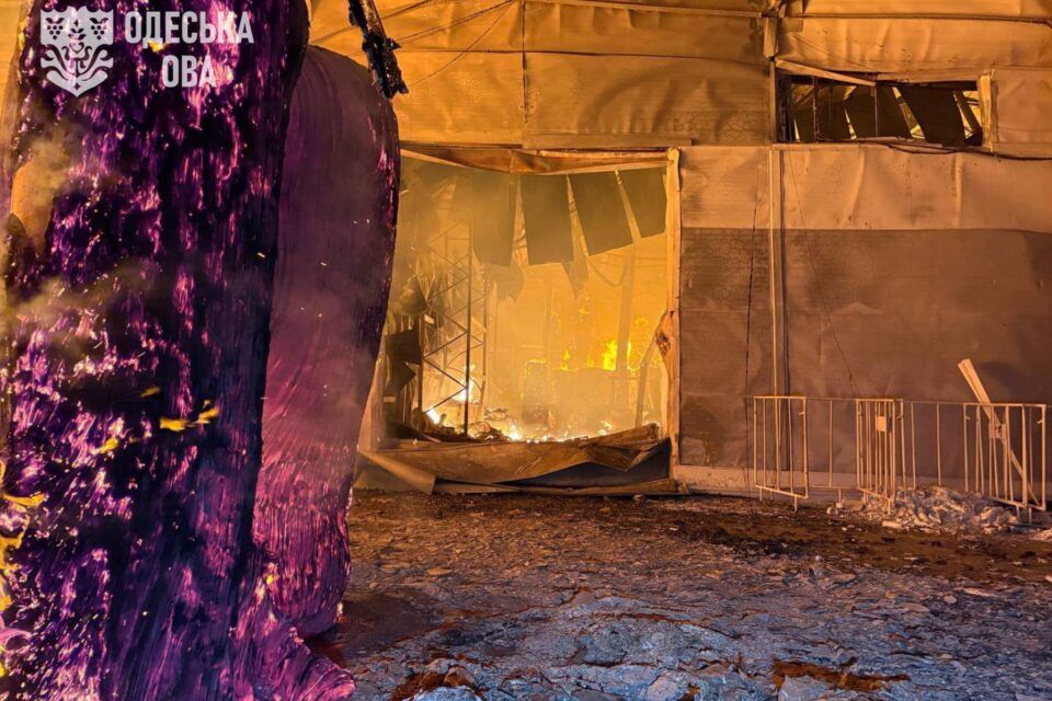 Ворог вдарив по домівках, підприємству та обʼєкту енергетики Одещини, є постраждалі Ворог вдарив по домівках, підприємству та обʼєкту енергетики Одещини, є постраждалі