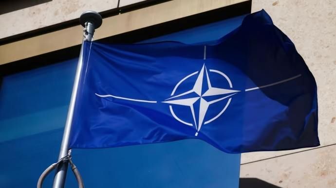 НАТО терміново збирає засідання через атаки на судна в Чорному морі НАТО терміново збирає засідання через атаки на судна в Чорному морі