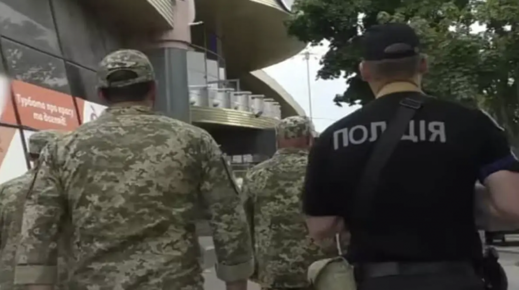 В Одесі чоловік заплатив 100 тисяч штрафу за уникнення мобілізації В Одесі чоловік заплатив 100 тисяч штрафу за уникнення мобілізації