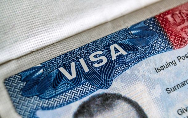 У США скасували понад 300 тисяч віз іноземцям У США скасували понад 300 тисяч віз іноземцям