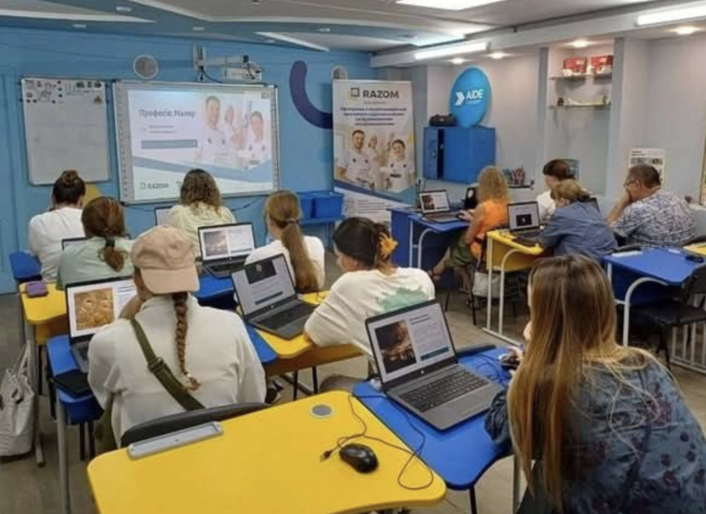 В Одесі стартувало безоплатне навчання штукатурів і малярів: учасникам допоможуть знайти роботу В Одесі стартувало безоплатне навчання штукатурів і малярів: учасникам допоможуть знайти роботу