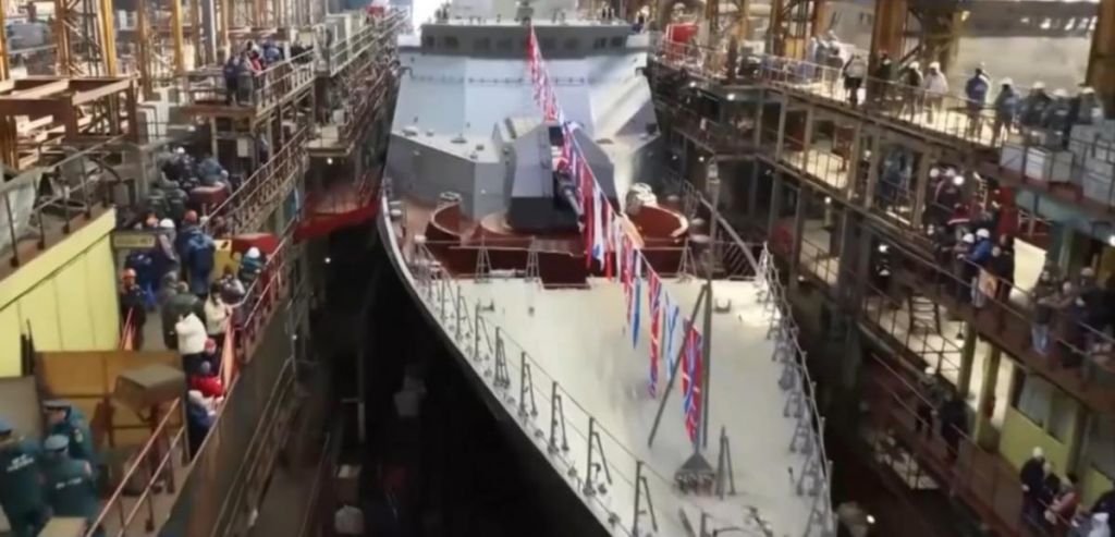 В Росії спустили на воду ракетний корабель "Грозний", який будували понад п’ять років В Росії спустили на воду ракетний корабель "Грозний", який будували понад п’ять років