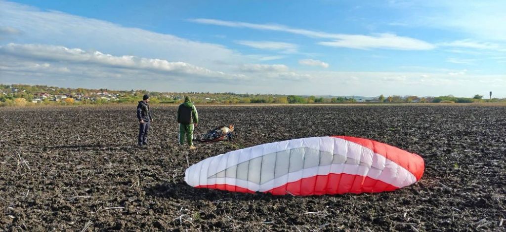 Перетнув кордон на параплані та попросив захисту: у Молдові затримали українця Перетнув кордон на параплані та попросив захисту: у Молдові затримали українця