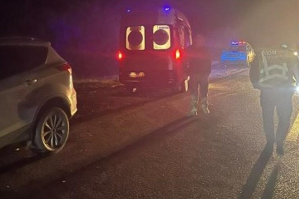 На трасі Одеса-Рені легковик в’їхав у вантажівку, що стояла на узбіччі На трасі Одеса-Рені легковик в’їхав у вантажівку, що стояла на узбіччі