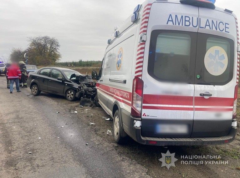 Поліцейські встановлюють обставини ДТП в Одеському районі, внаслідок якої травмувалися двоє дітей та їхня бабуся, остання – смертельно Поліцейські встановлюють обставини ДТП в Одеському районі, внаслідок якої травмувалися двоє дітей та їхня бабуся, остання – смертельно