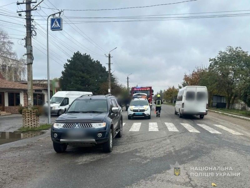 Поліцейські встановлюють обставини ДТП в Одеському районі, внаслідок якої травмувалися двоє людей, один - смертельно Поліцейські встановлюють обставини ДТП в Одеському районі, внаслідок якої травмувалися двоє людей, один - смертельно